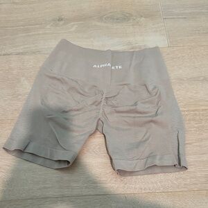 Alphalete Seamless High-Rise Bike Shorts — Taupe